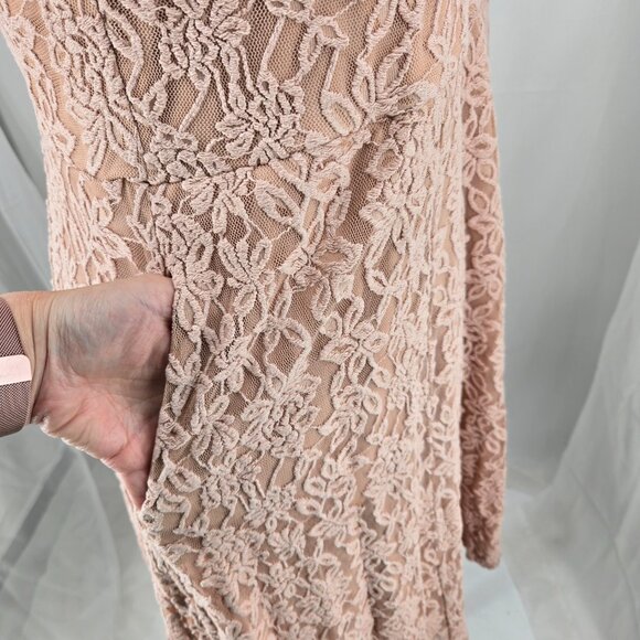 718-17 Torrid Dusty pink Rose Lace Midi Dress Size 2 16/18 - Picture 4 of 10